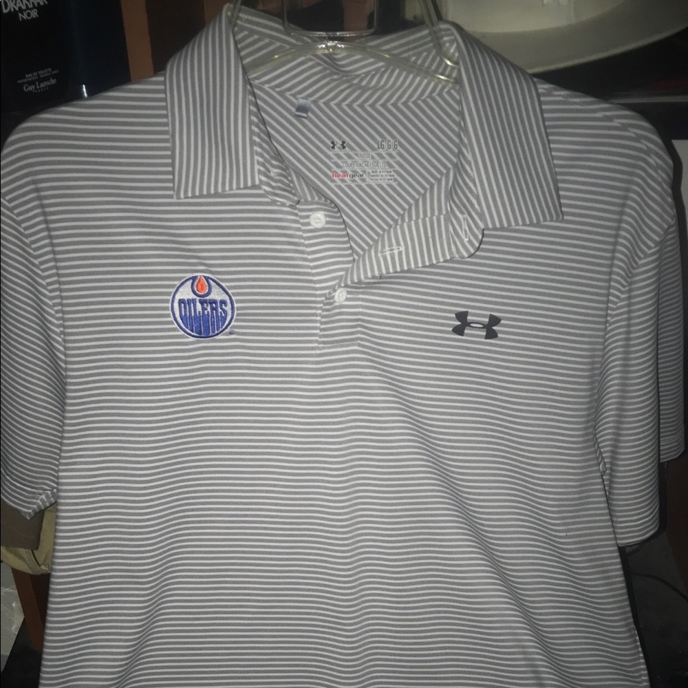 Under armor (oilers) collar tee.